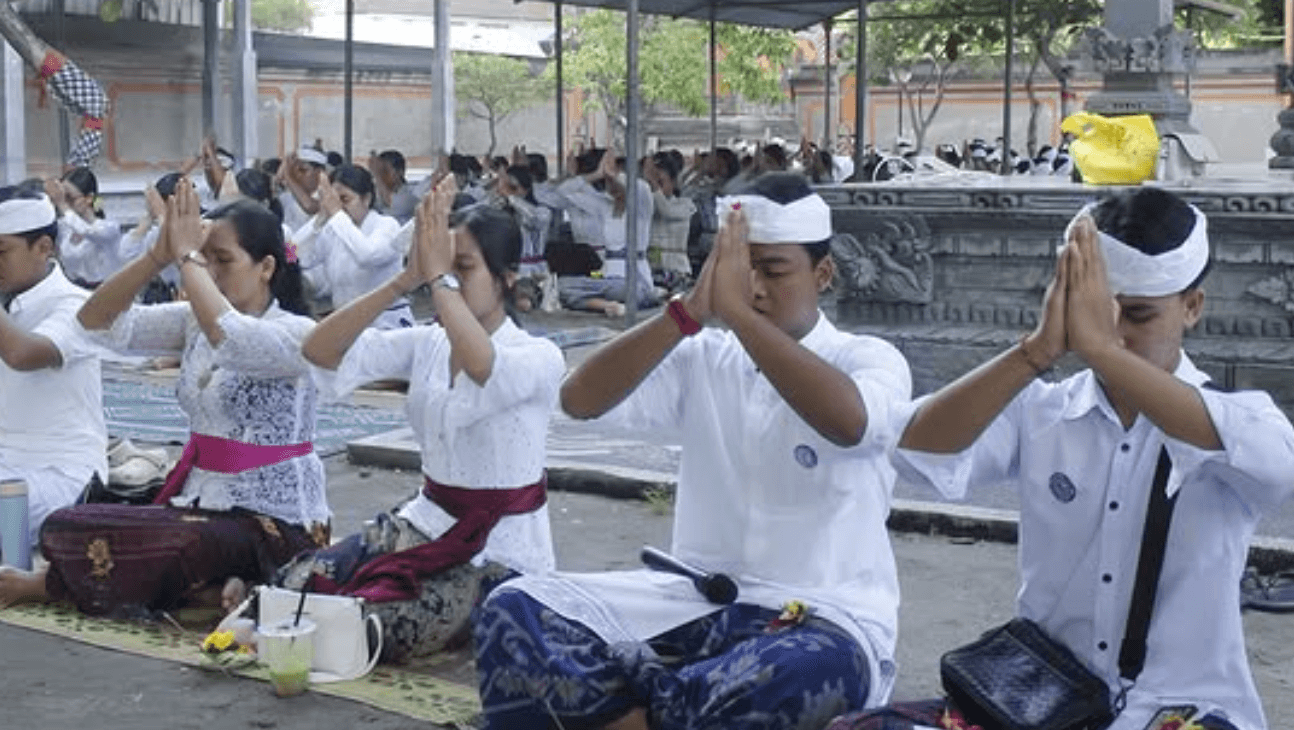 Kerohanian Hindu (KHS)